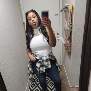 Meet your Posher, Desaray